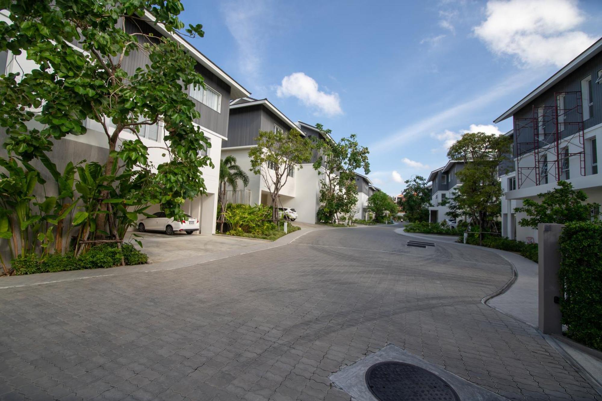 Angsana Beachfront Residences - Penthouse - 3br - Rooftop Pool * Phuket